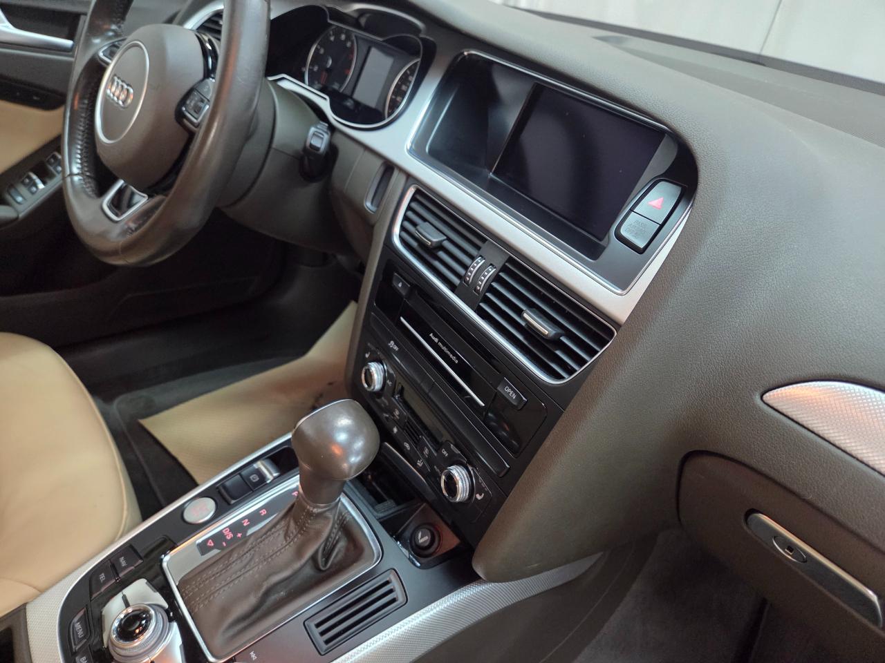 Audi A4 2.0T Sedan quattro Tiptronic 2015