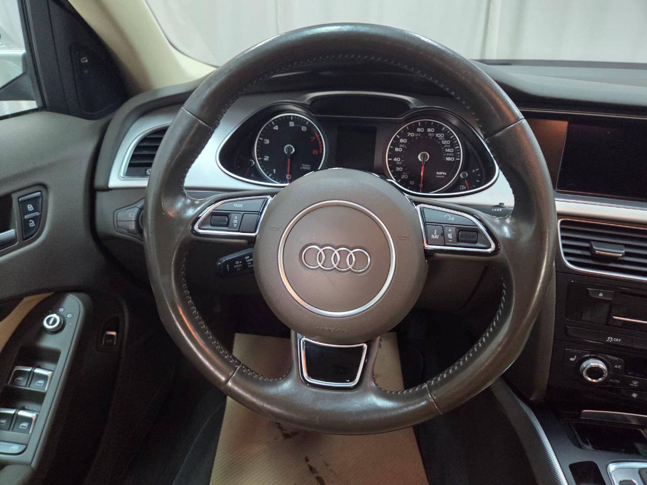 Audi A4 2.0T Sedan quattro Tiptronic 2015