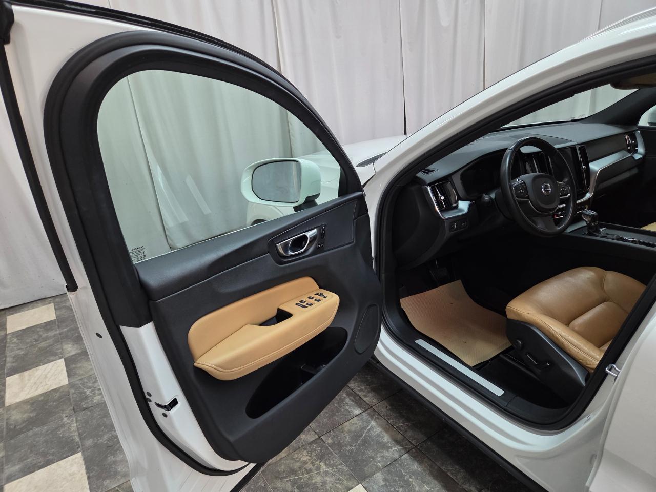 Volvo XC60 T6 Momentum AWD 2020