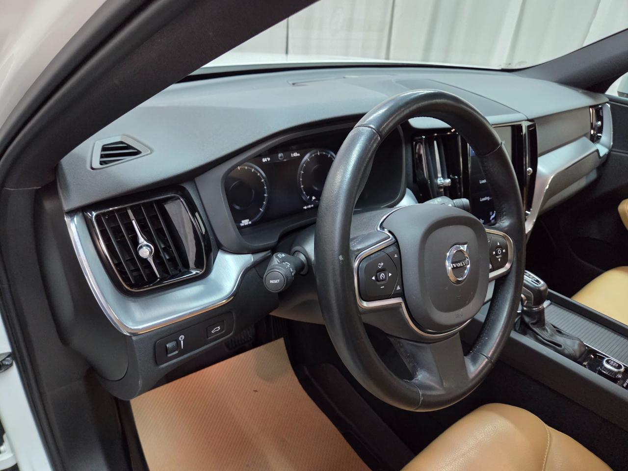 Volvo XC60 T6 Momentum AWD 2020