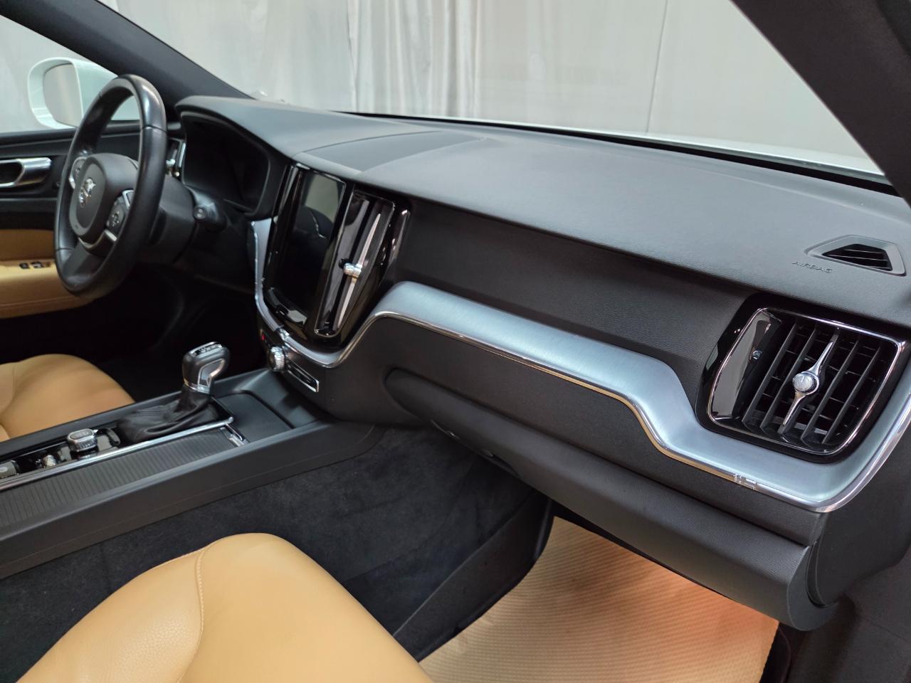 Volvo XC60 T6 Momentum AWD 2020
