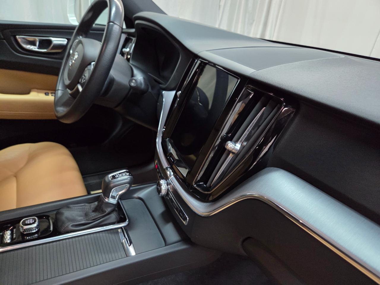 Volvo XC60 T6 Momentum AWD 2020