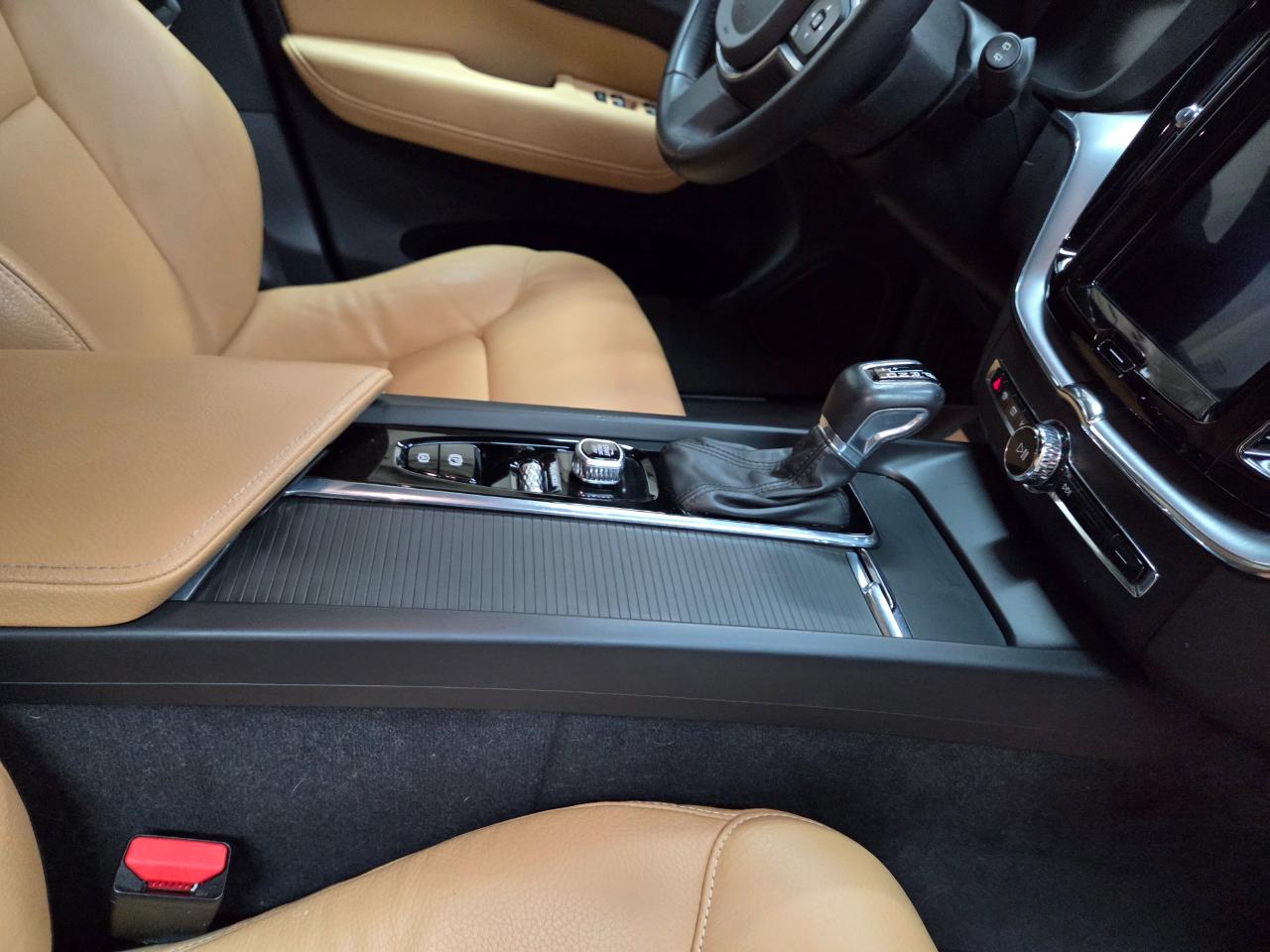 Volvo XC60 T6 Momentum AWD 2020