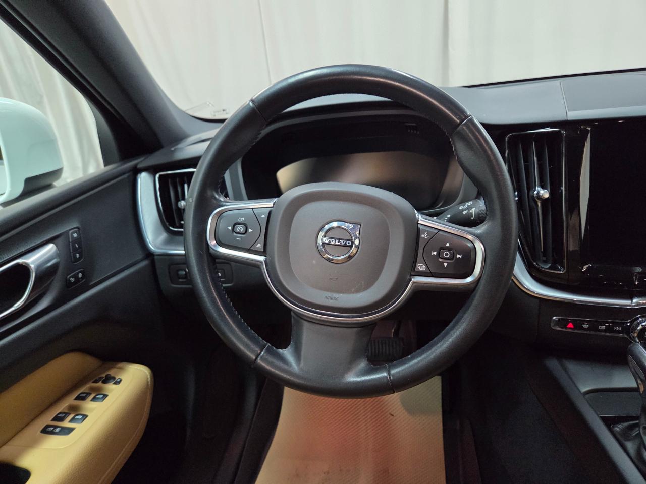 Volvo XC60 T6 Momentum AWD 2020