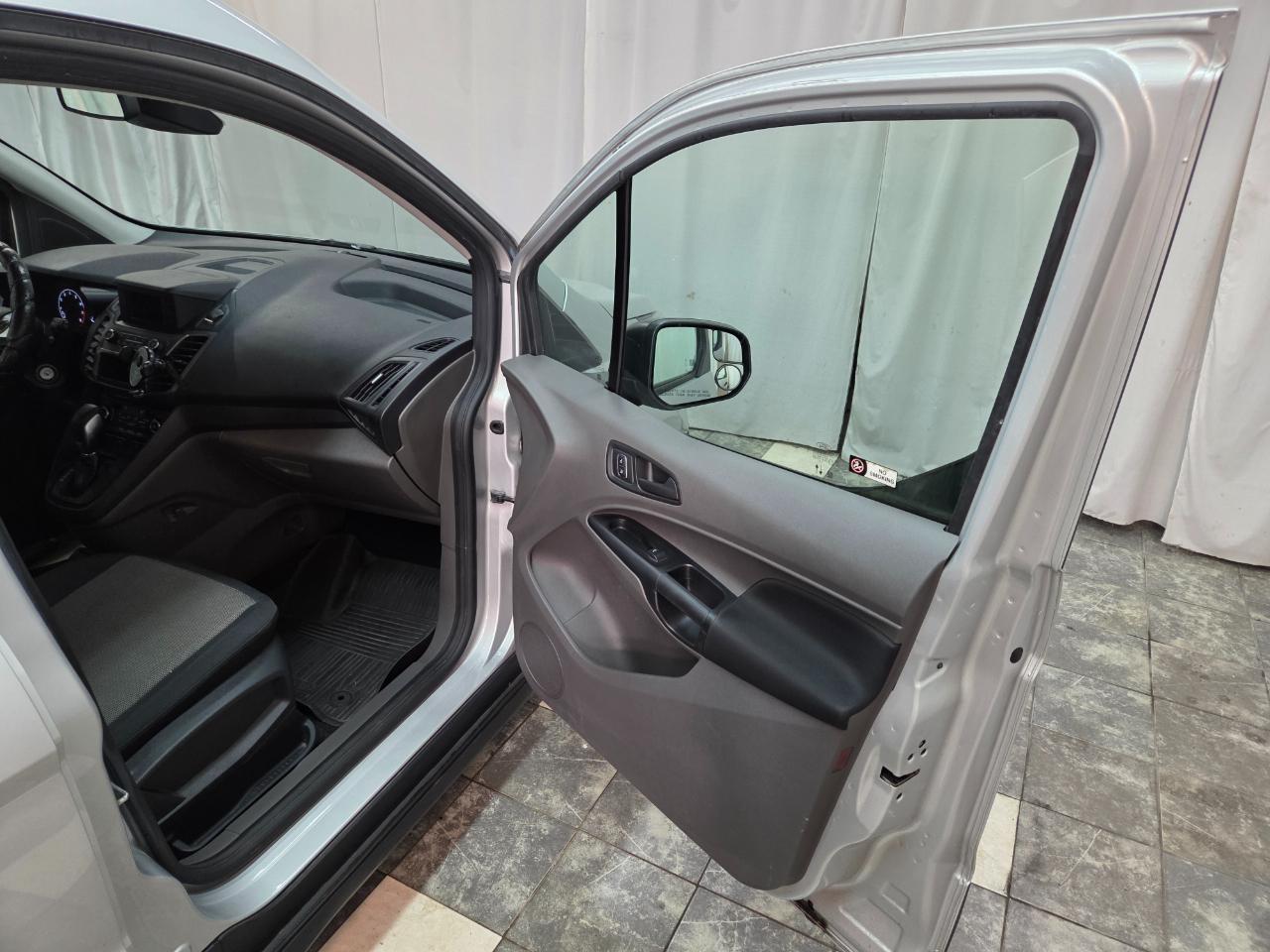 Ford Transit Connect Wagon XL w/Rear Liftgate LWB 2022