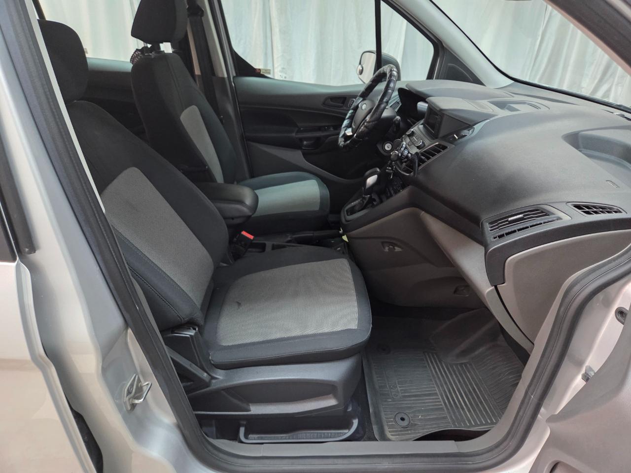 Ford Transit Connect Wagon XL w/Rear Liftgate LWB 2022