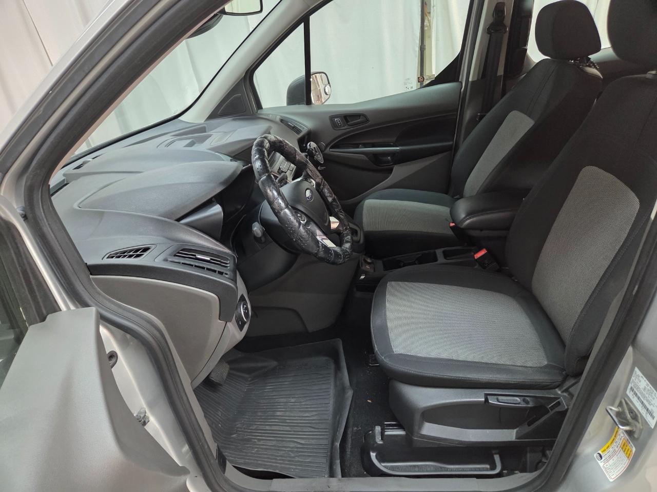 Ford Transit Connect Wagon XL w/Rear Liftgate LWB 2022