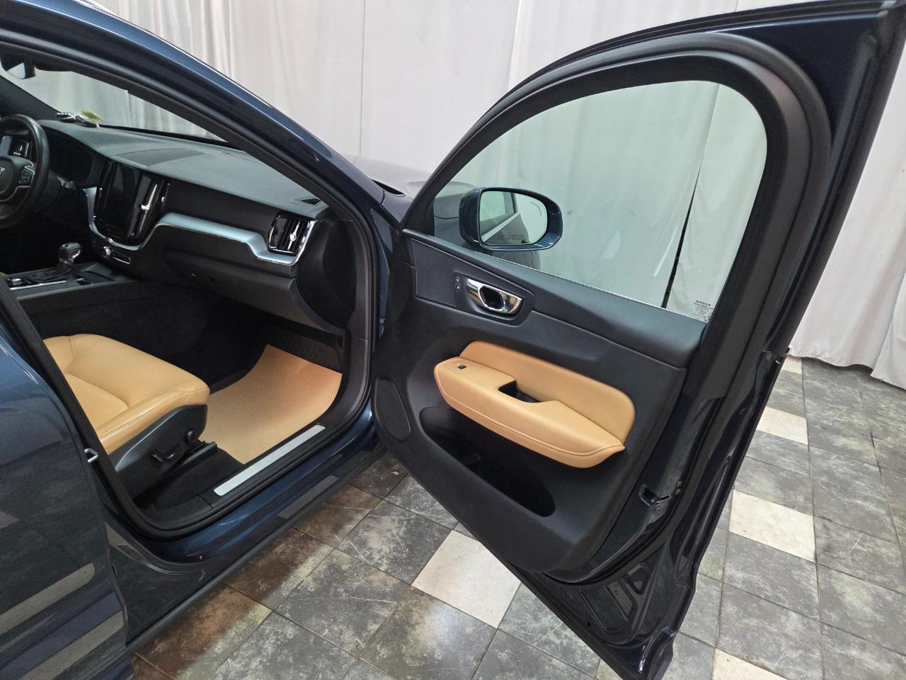 Volvo XC60 T5 Momentum AWD 2020