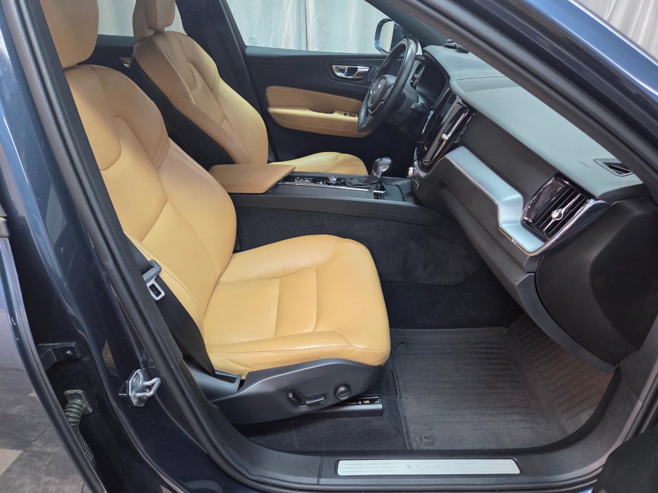 Volvo XC60 T5 Momentum AWD 2020