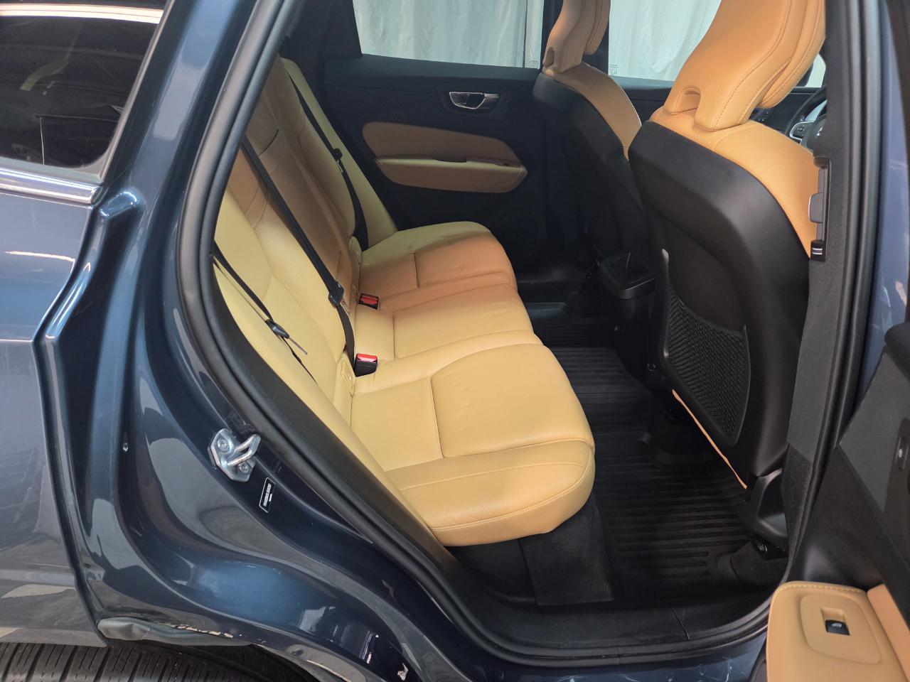 Volvo XC60 T5 Momentum AWD 2020