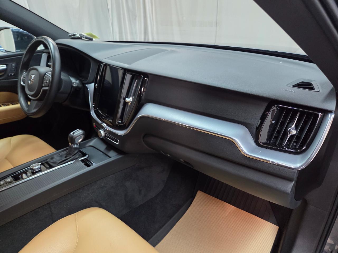 Volvo XC60 T5 Momentum AWD 2020