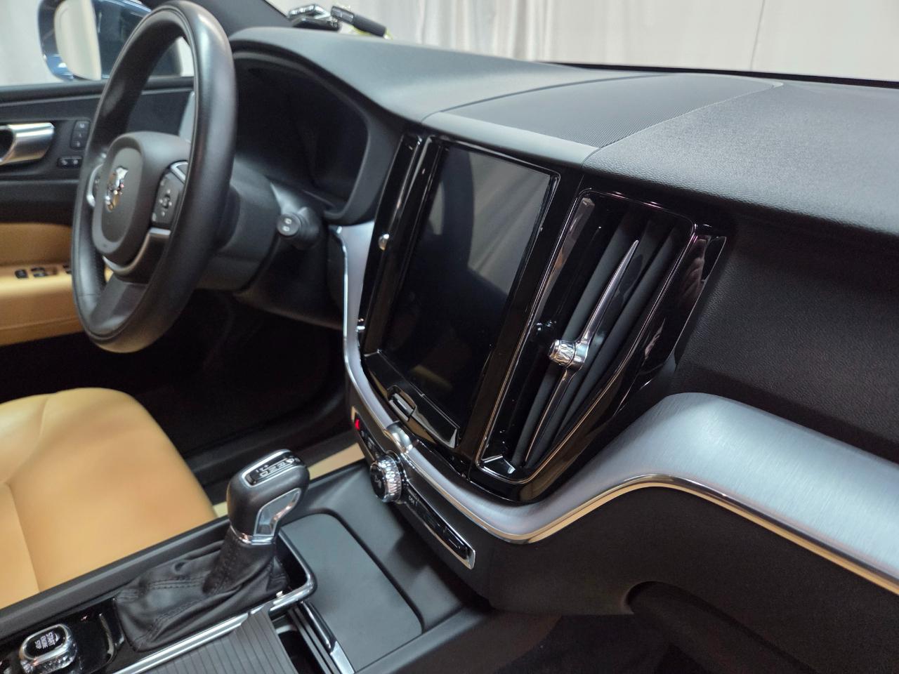 Volvo XC60 T5 Momentum AWD 2020