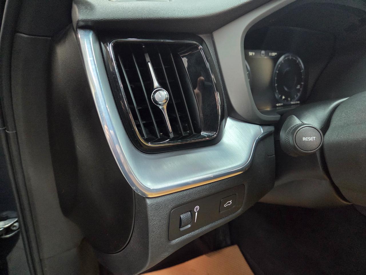 Volvo XC60 T5 Momentum AWD 2020
