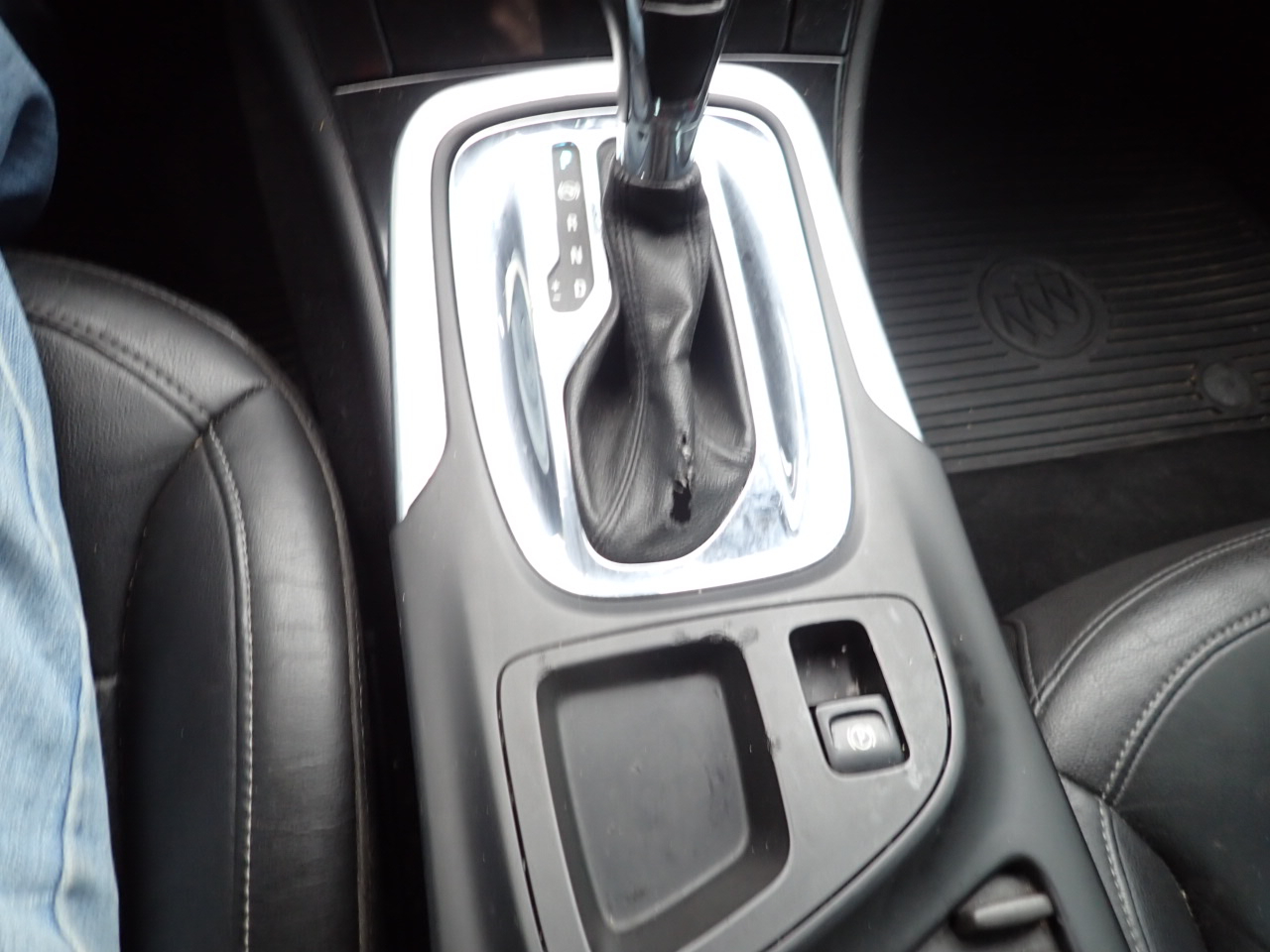 Buick Regal CXL Turbo - 2XT 2011