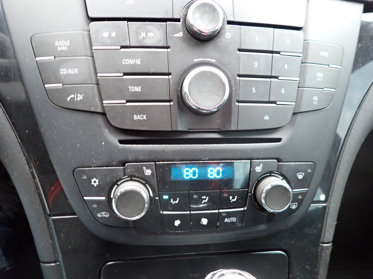 Buick Regal CXL Turbo - 2XT 2011