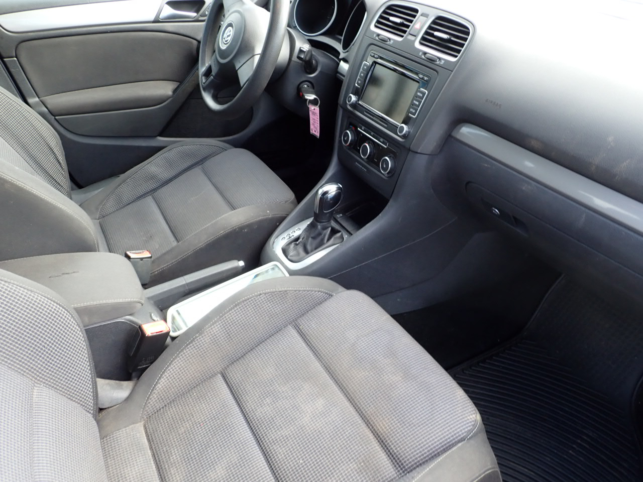 Volkswagen Golf 2.5L Conv & Sunroof 4 Door PZEV 2012