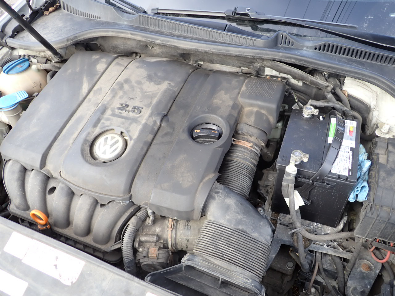 Volkswagen Golf 2.5L Conv & Sunroof 4 Door PZEV 2012