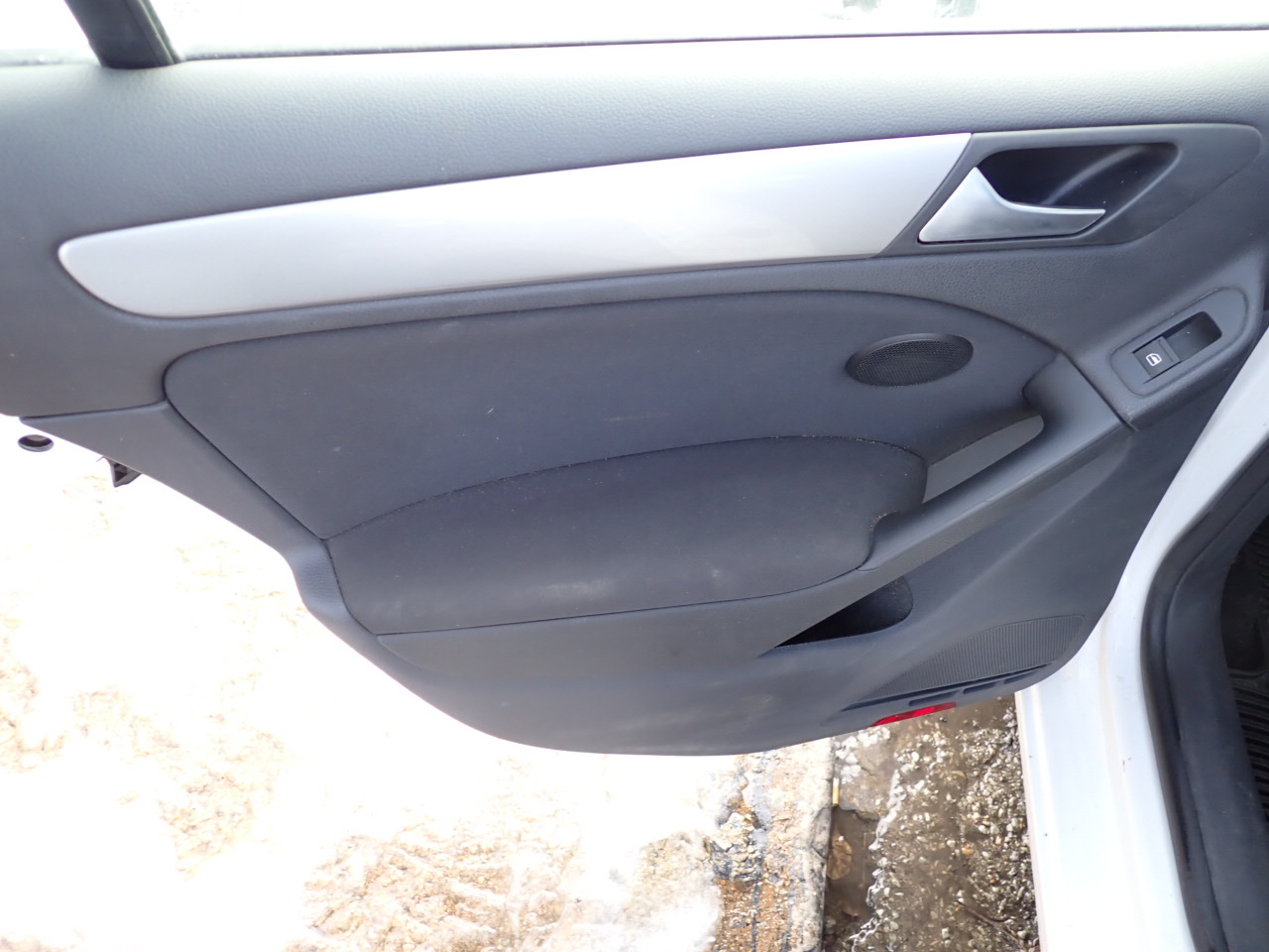 Volkswagen Golf 2.5L Conv & Sunroof 4 Door PZEV 2012