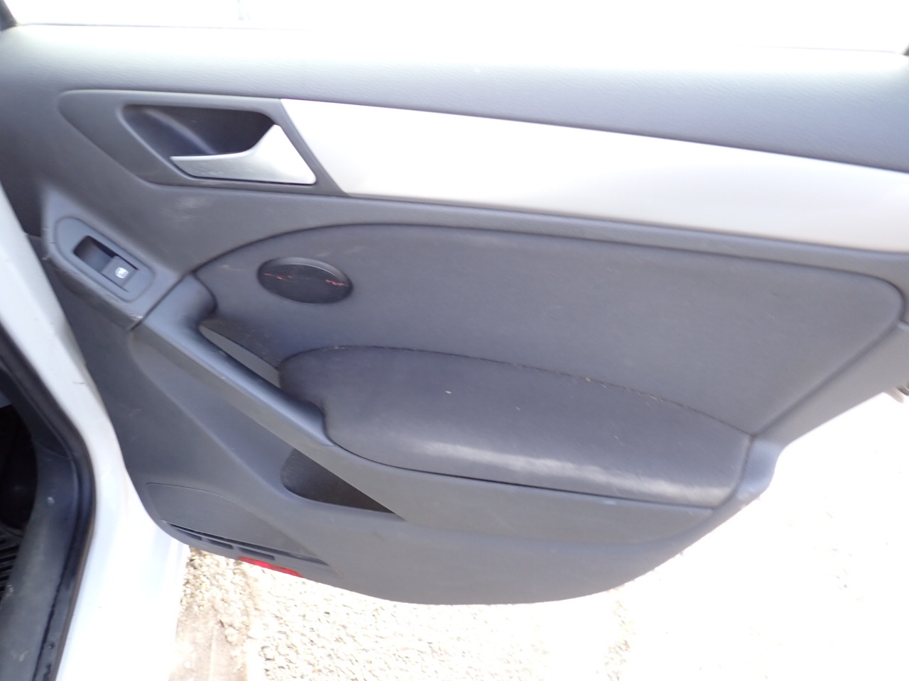 Volkswagen Golf 2.5L Conv & Sunroof 4 Door PZEV 2012