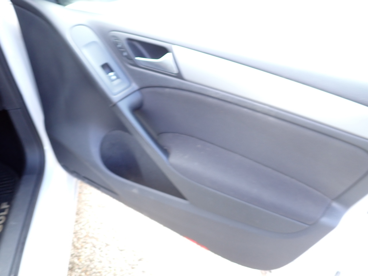 Volkswagen Golf 2.5L Conv & Sunroof 4 Door PZEV 2012