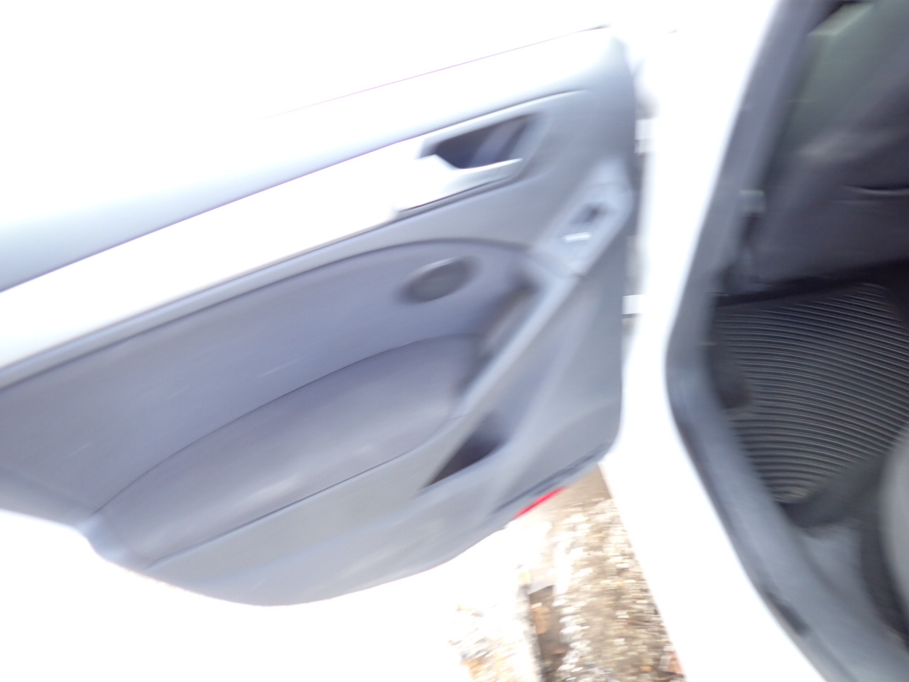 Volkswagen Golf 2.5L Conv & Sunroof 4 Door PZEV 2012