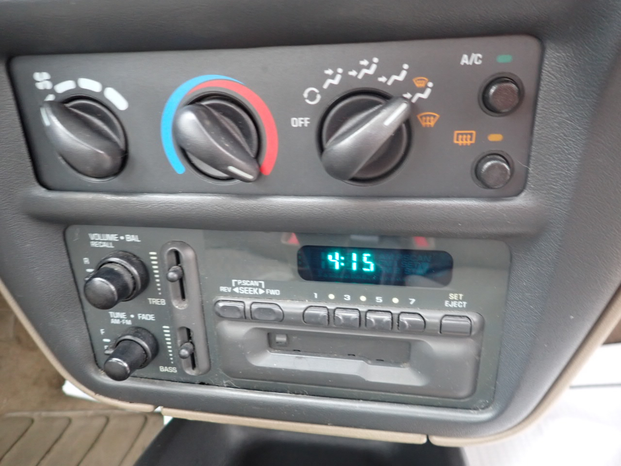 Chevrolet Cavalier Sedan 1998 Chevrolet Cavalier Sedan 1998