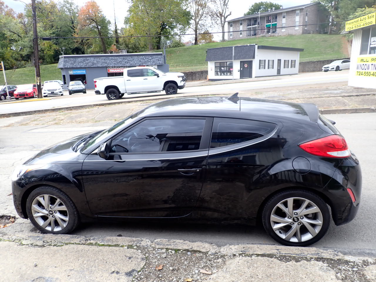 Hyundai Veloster Base 6MT 2016 Hyundai Veloster Base 6MT 2016