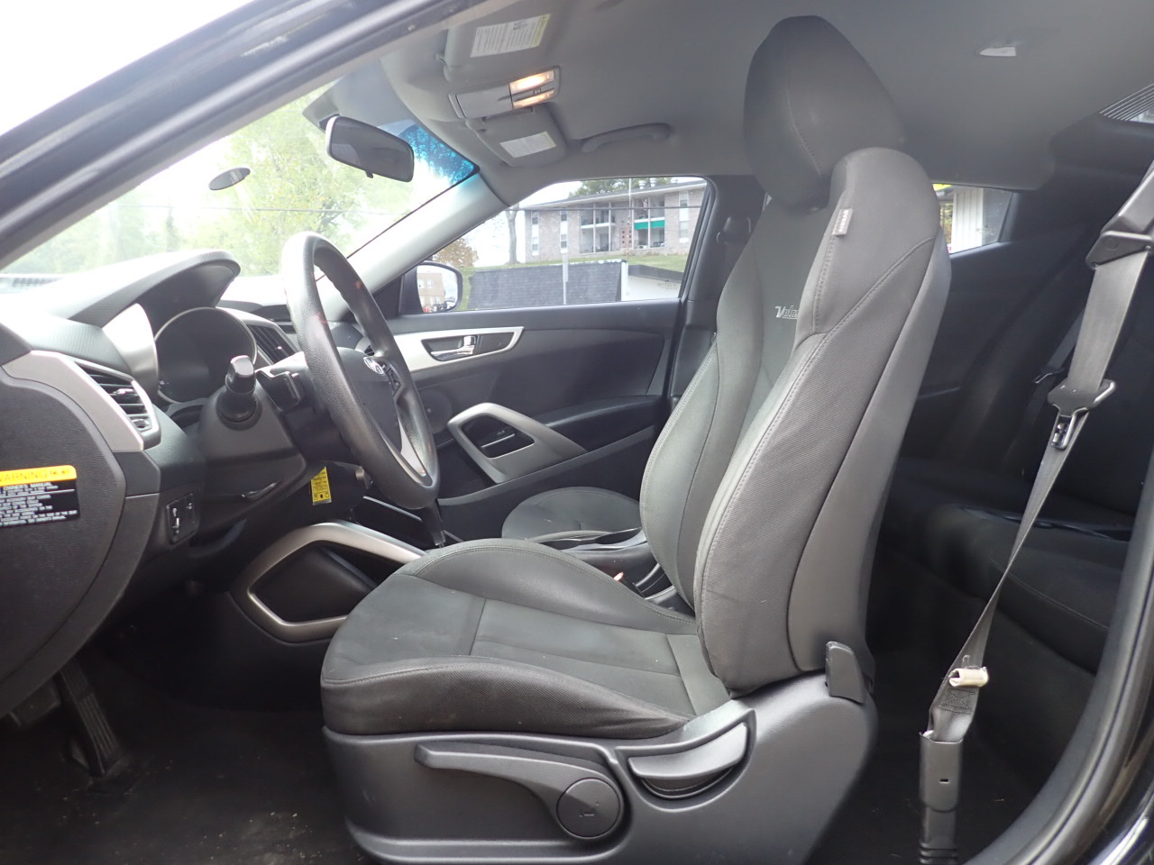 Hyundai Veloster Base 6MT 2016 Hyundai Veloster Base 6MT 2016
