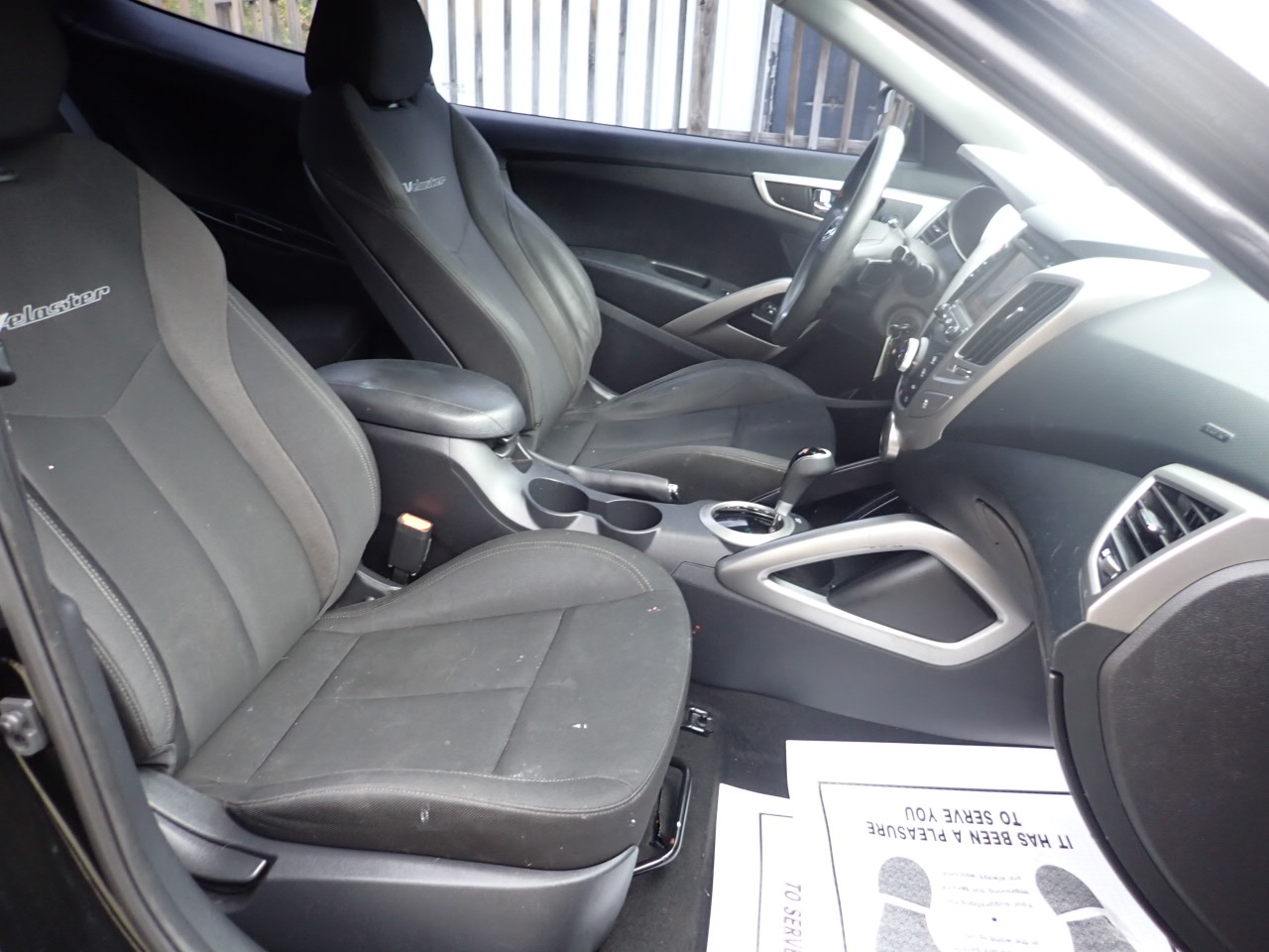Hyundai Veloster Base 6MT 2016 Hyundai Veloster Base 6MT 2016