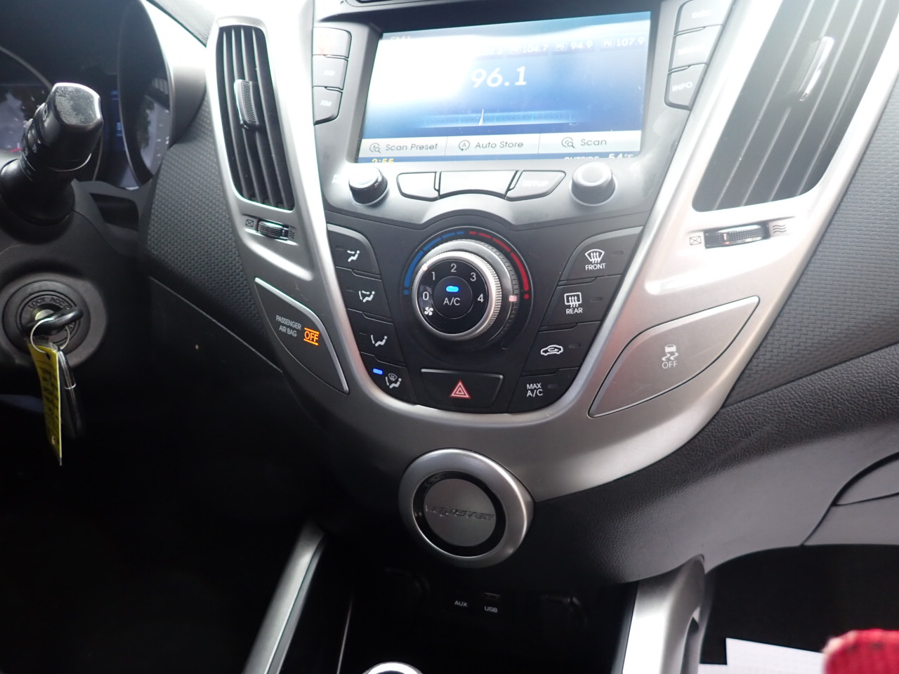 Hyundai Veloster Base 6MT 2016 Hyundai Veloster Base 6MT 2016