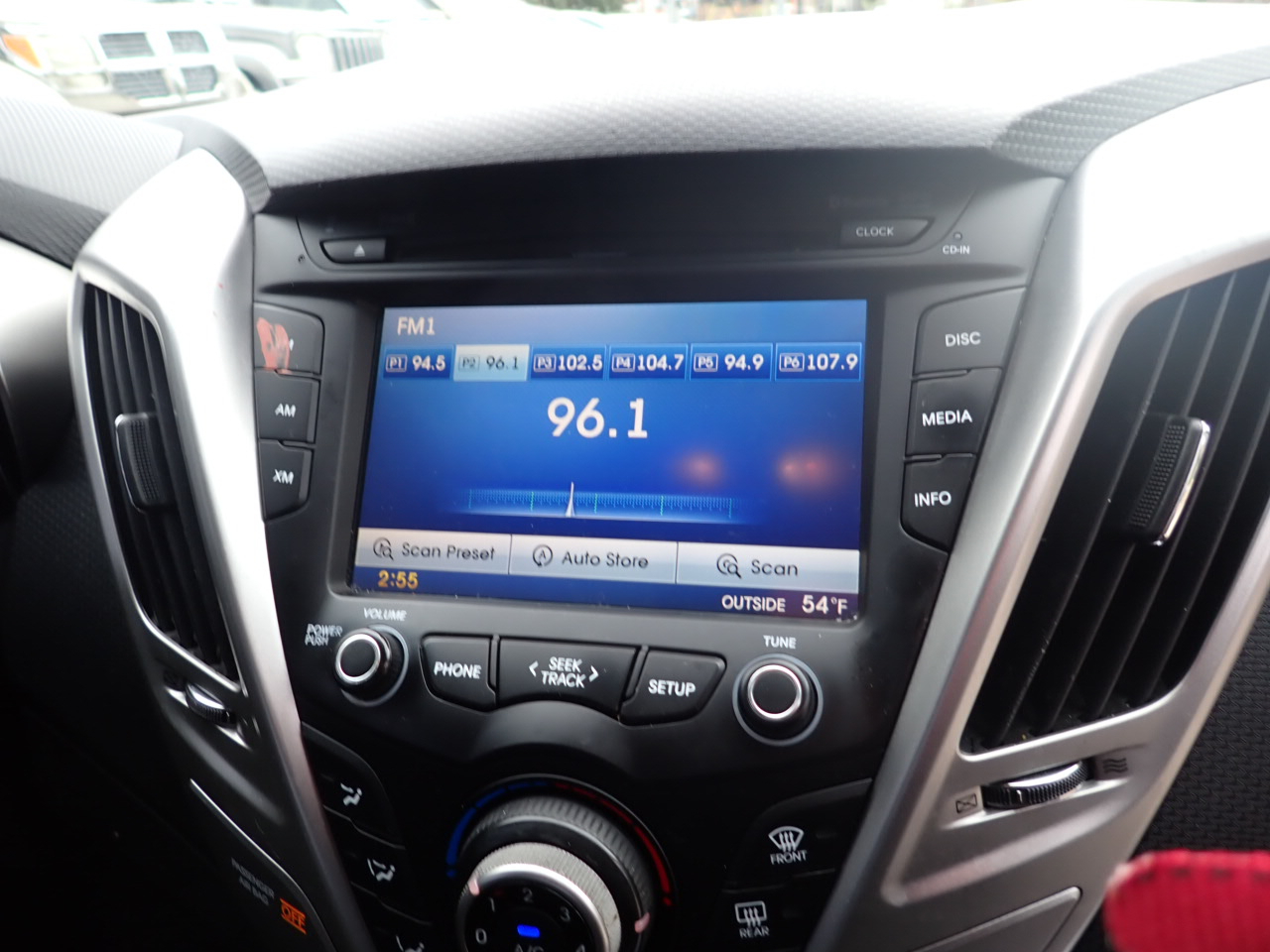 Hyundai Veloster Base 6MT 2016 Hyundai Veloster Base 6MT 2016