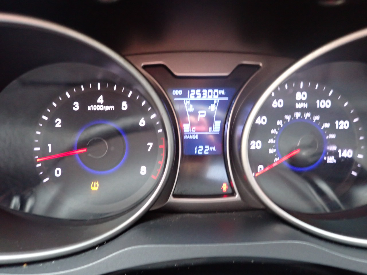 Hyundai Veloster Base 6MT 2016 Hyundai Veloster Base 6MT 2016