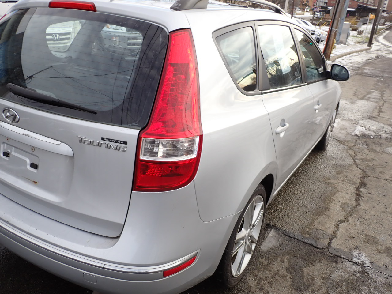 Hyundai Elantra Touring SE Manual 2010