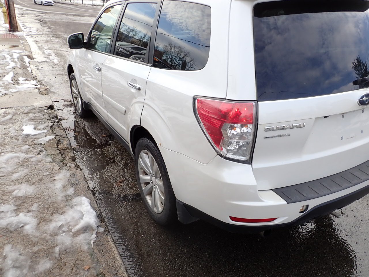 Subaru Forester 2.5X Limited 2011
