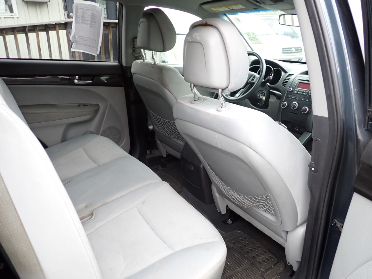 Kia Sorento LX 2WD 2011