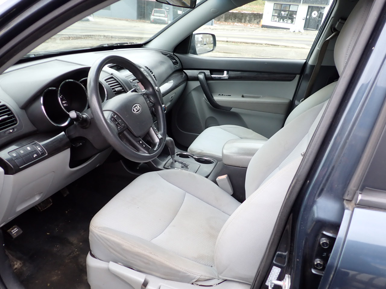 Kia Sorento LX 2WD 2011