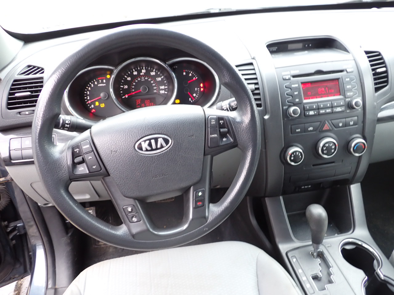 Kia Sorento LX 2WD 2011