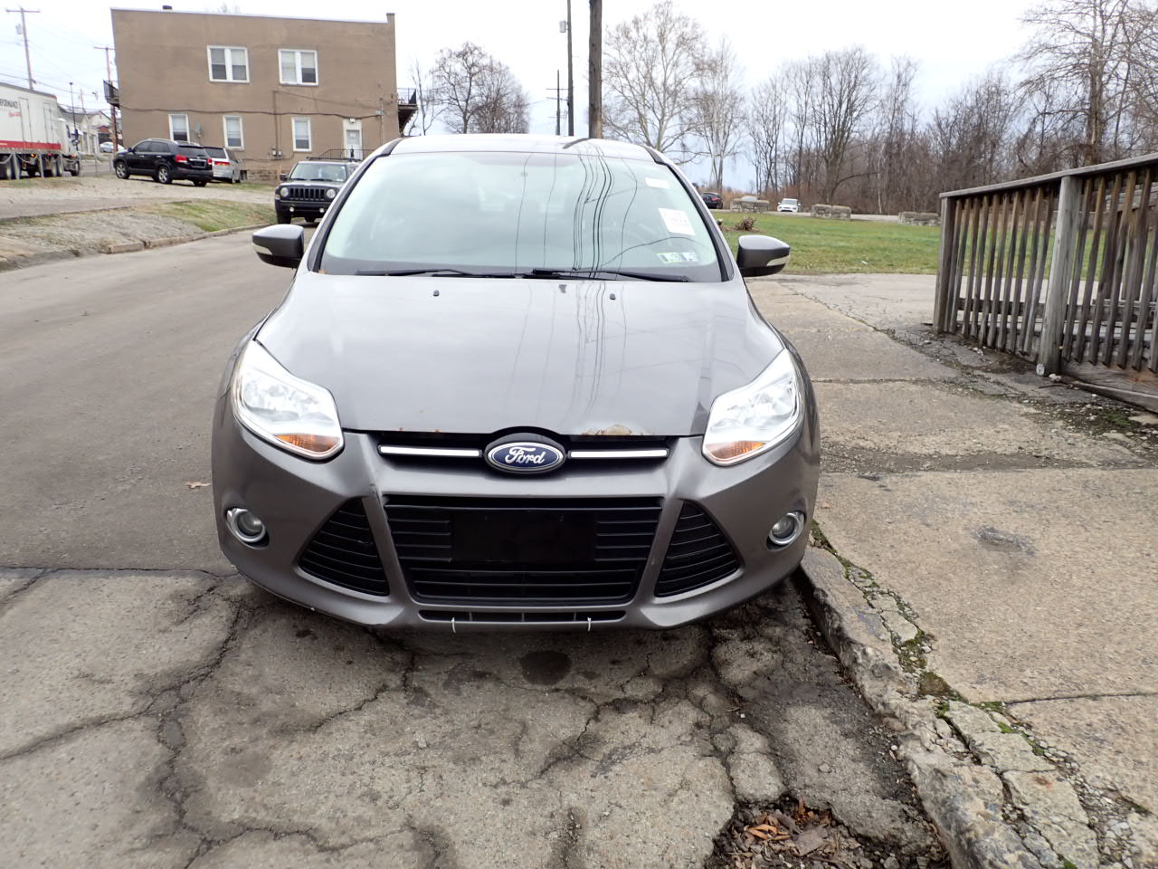 Ford Focus SE Sedan 2014