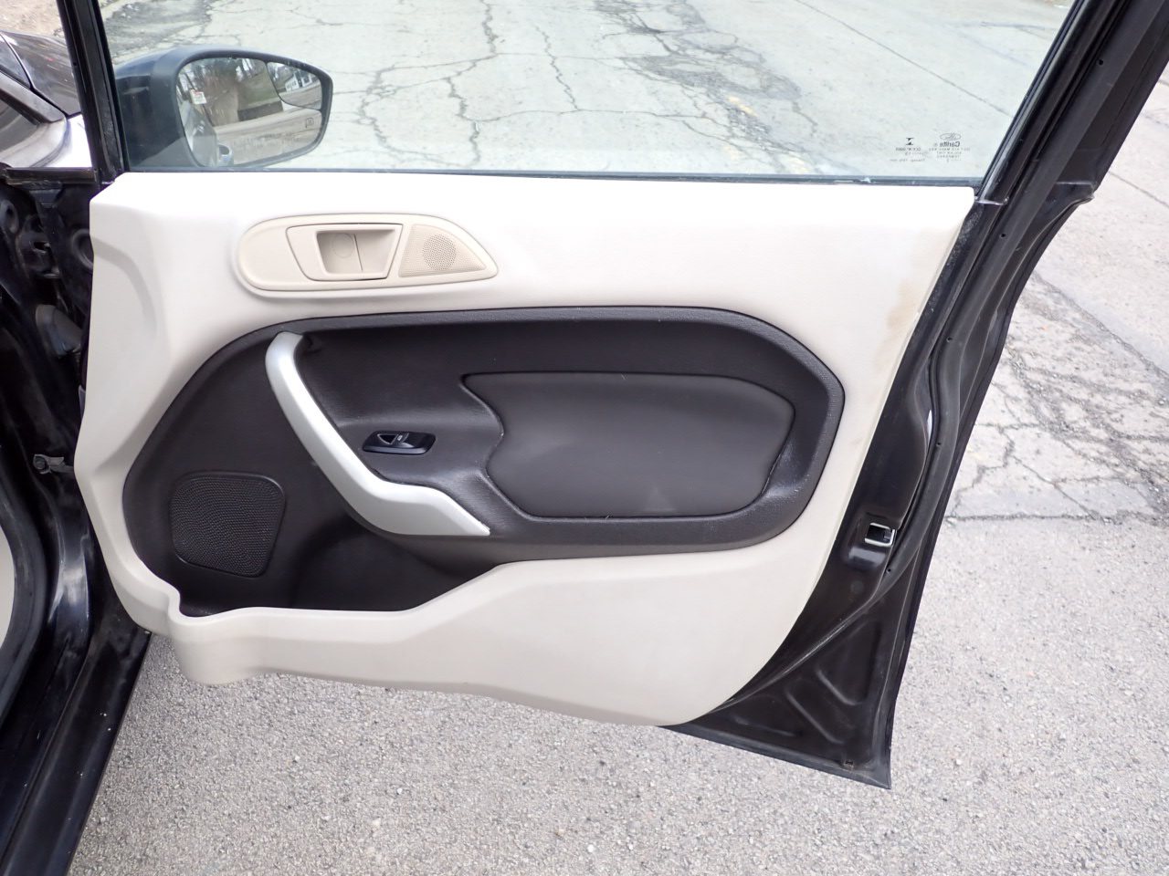 Ford Fiesta SE Hatchback 2013