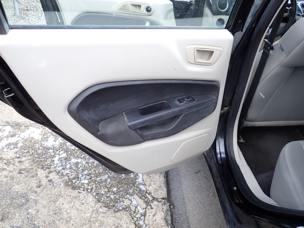 Ford Fiesta SE Hatchback 2013