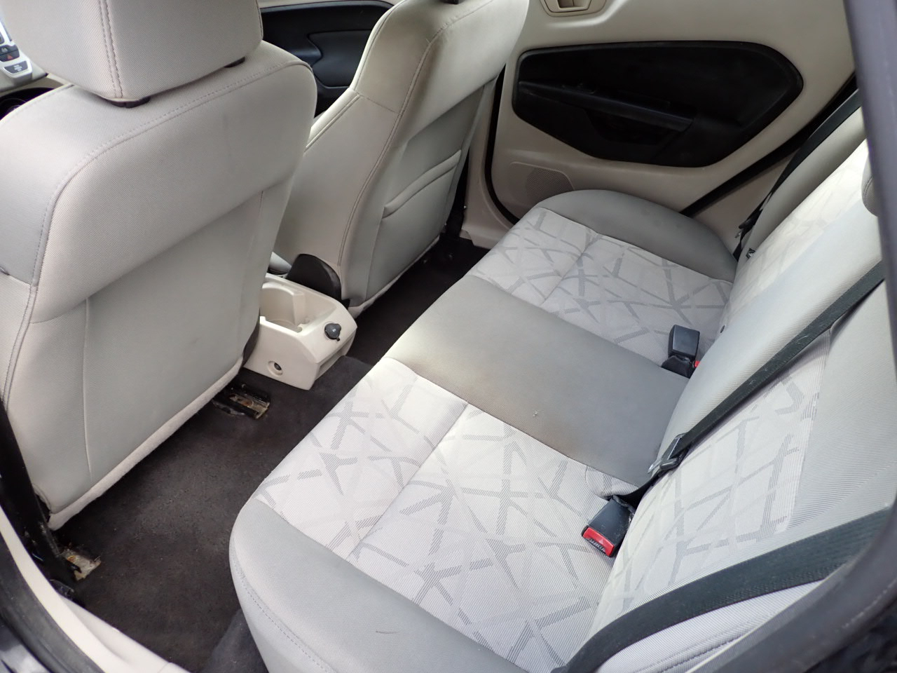 Ford Fiesta SE Hatchback 2013