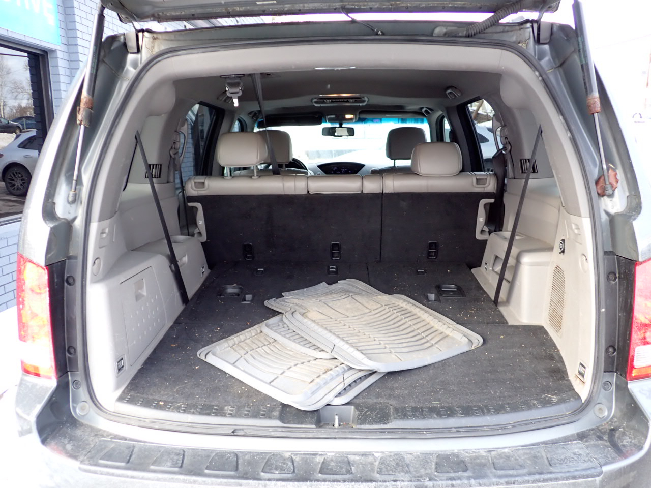 Honda Pilot EX-L 4WD 5-Spd AT with DVD 2011