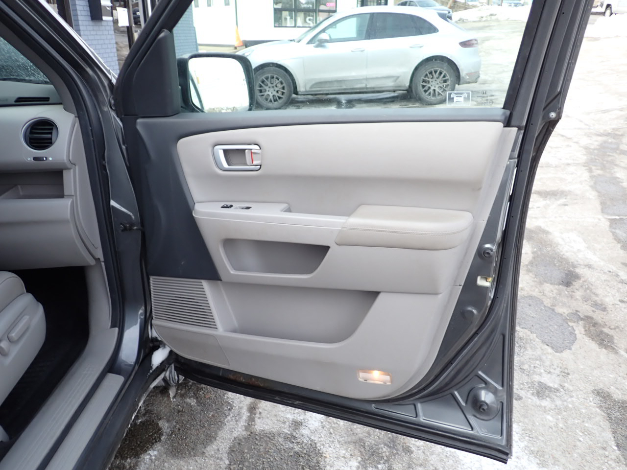 Honda Pilot EX-L 4WD 5-Spd AT with DVD 2011