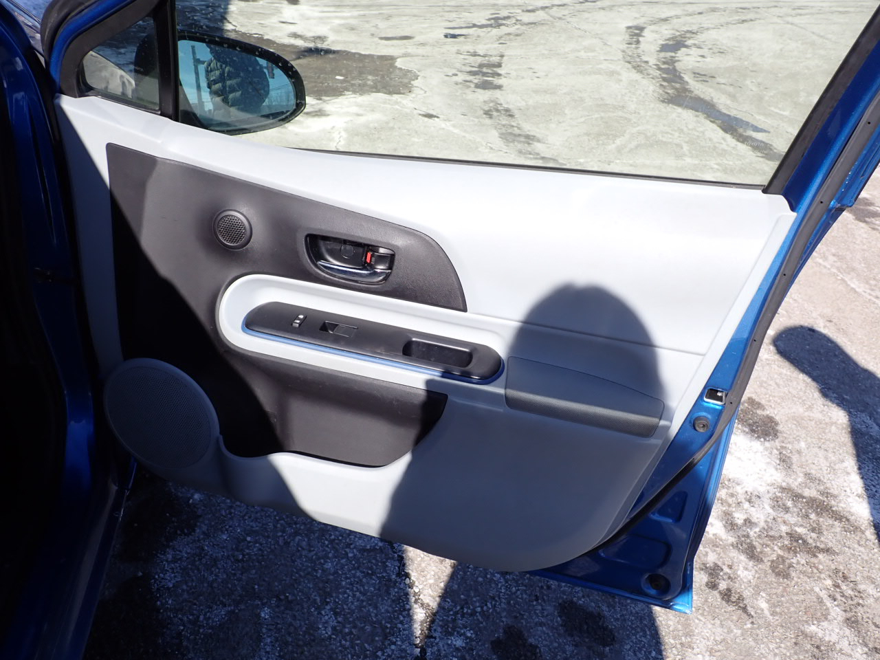 Toyota Prius c One 2012