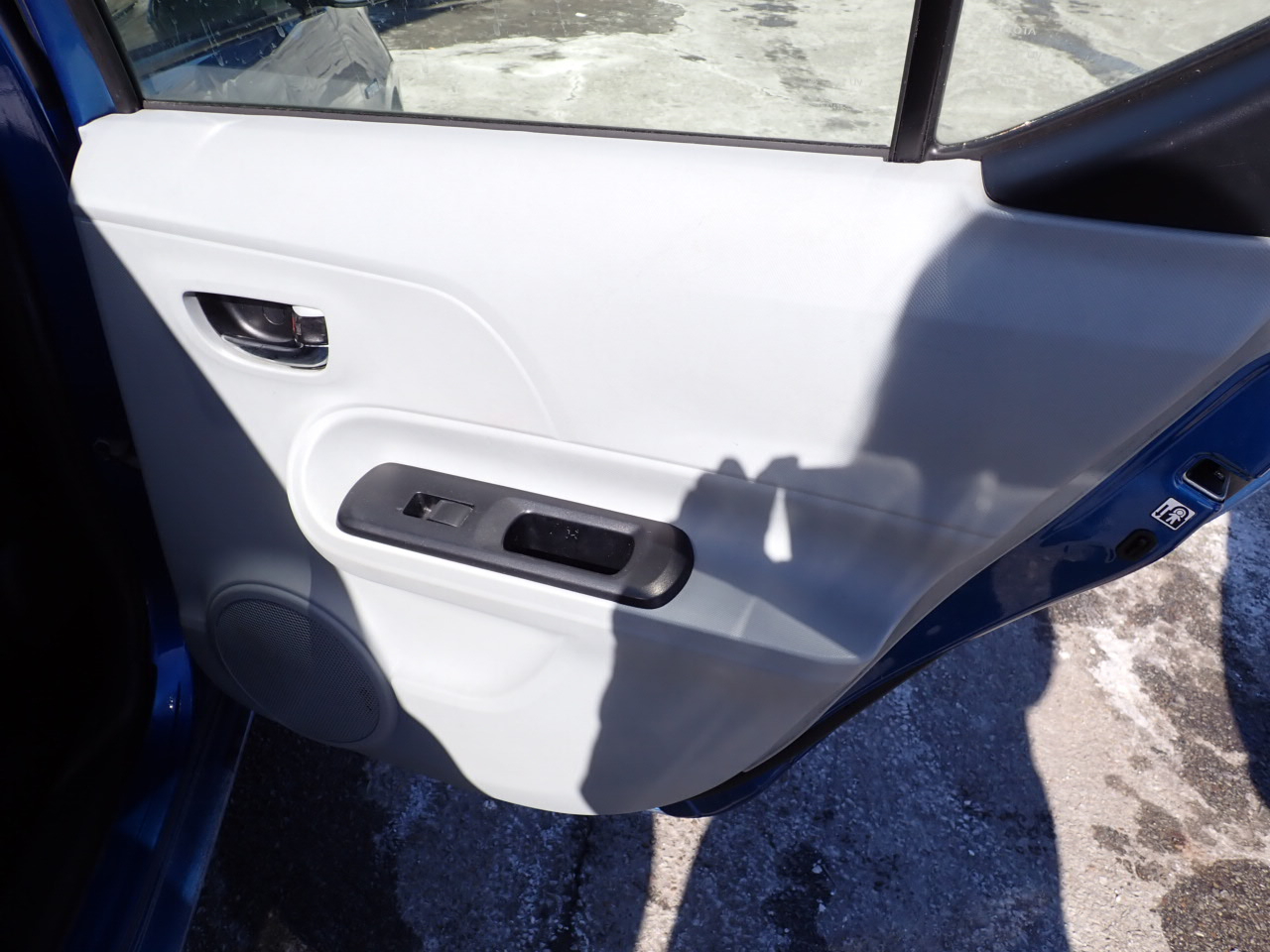 Toyota Prius c One 2012