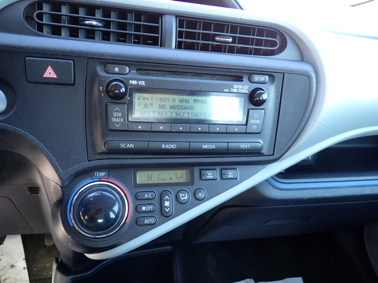 Toyota Prius c One 2012