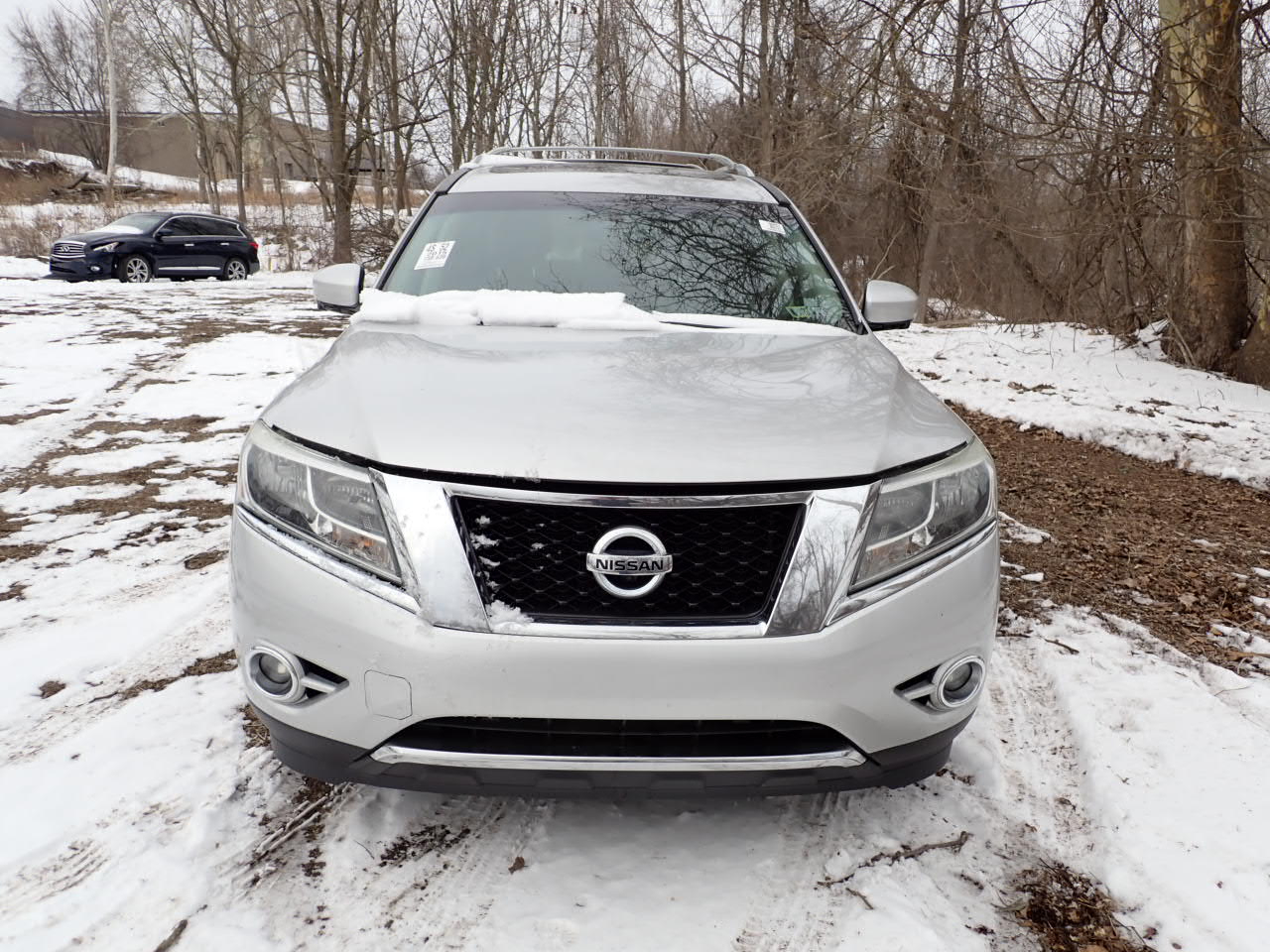 Nissan Pathfinder SV 4WD 2015