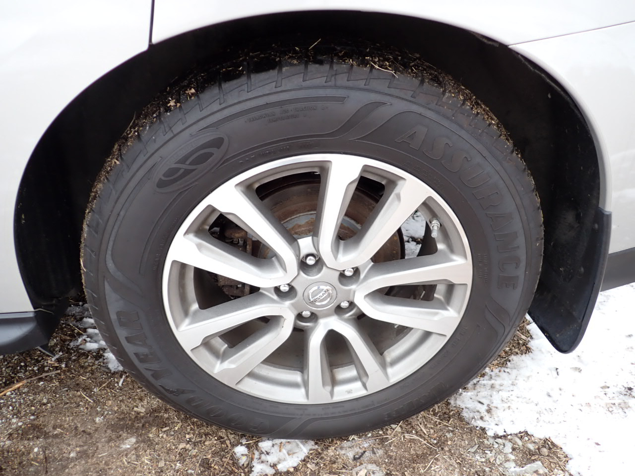 Nissan Pathfinder SV 4WD 2015