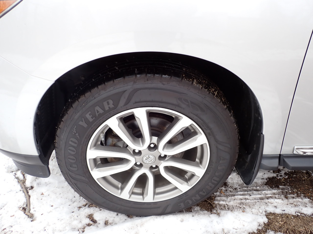 Nissan Pathfinder SV 4WD 2015