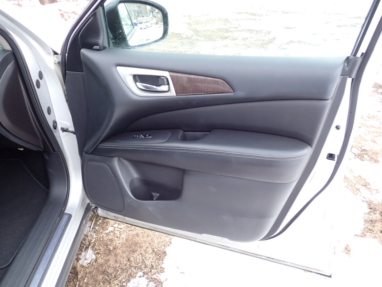 Nissan Pathfinder SV 4WD 2015